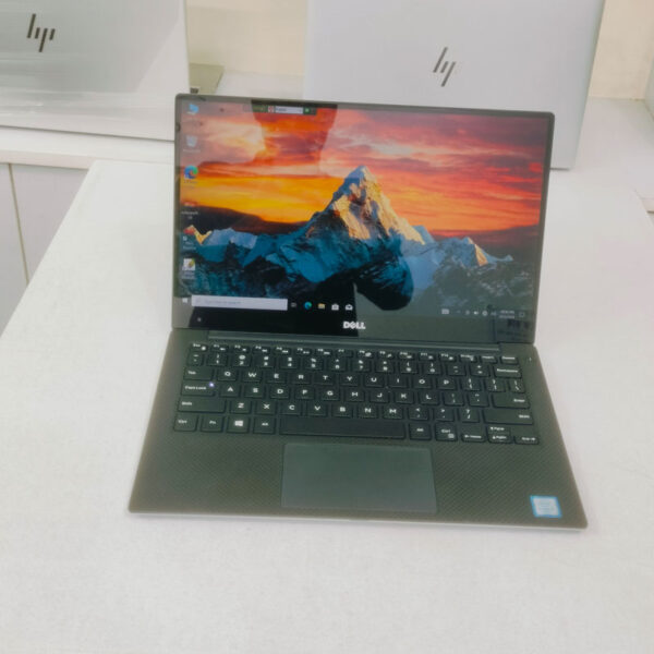 Dell xps 13 core i5 processor 256 ssd/8 gb ram 4k display