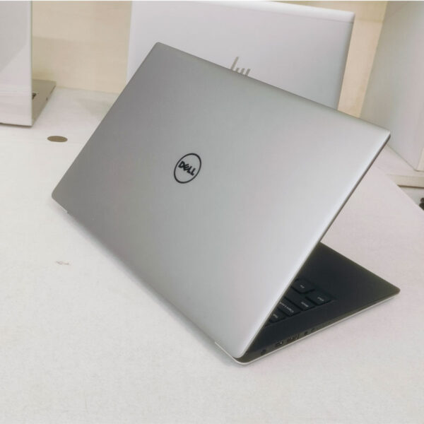 Dell xps 13 core i5 processor 256 ssd/8 gb ram 4k display - Image 3