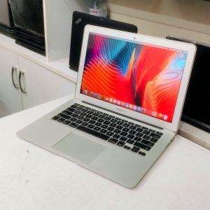 Apple Macbook air core i5 256/8 gb Discount offer